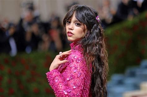 jenna ortega altezza|Jenna Ortega: altezza, età, fisico, fidanzato, dove vive